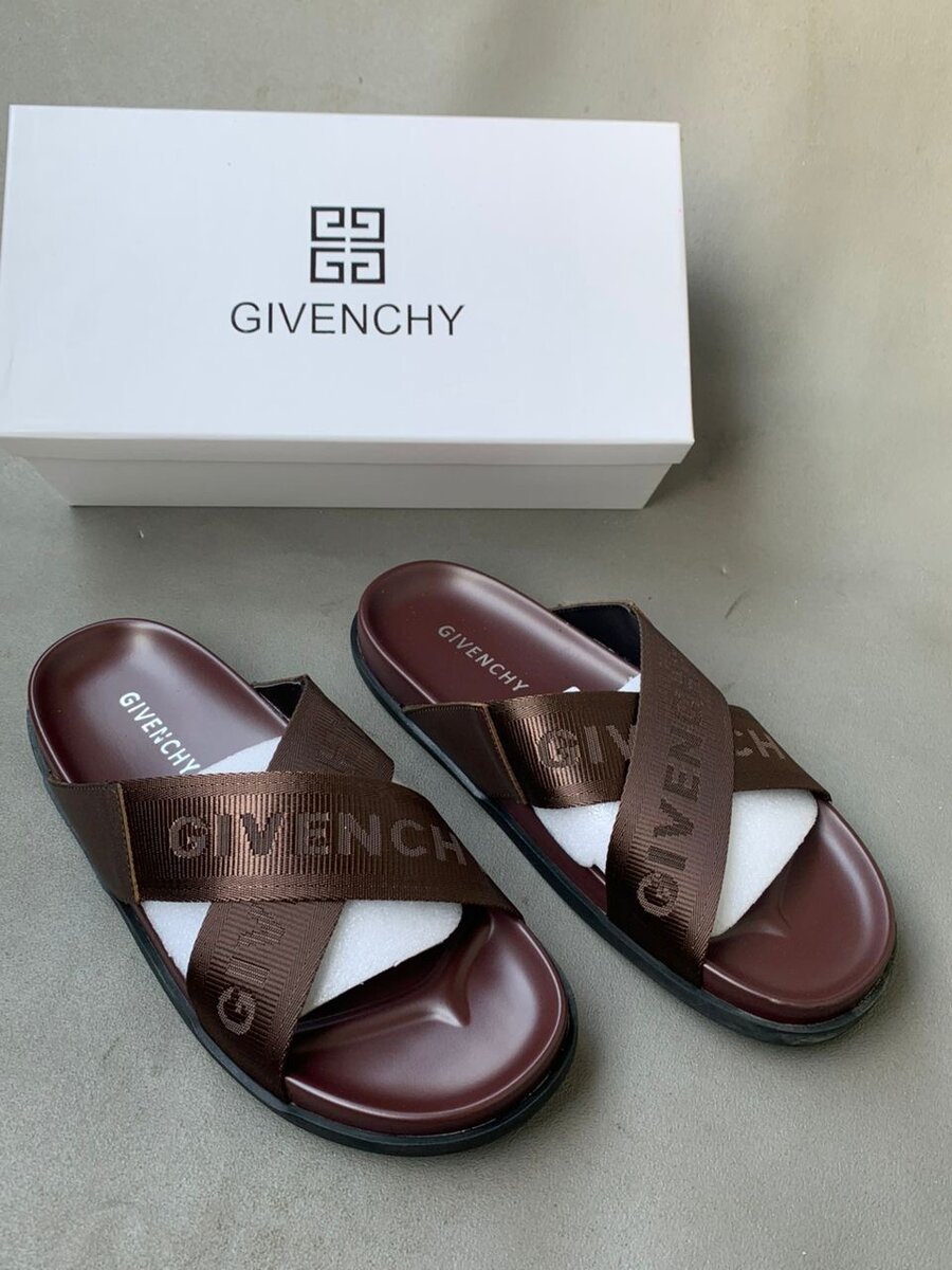 Sandales élégantes Givenchy