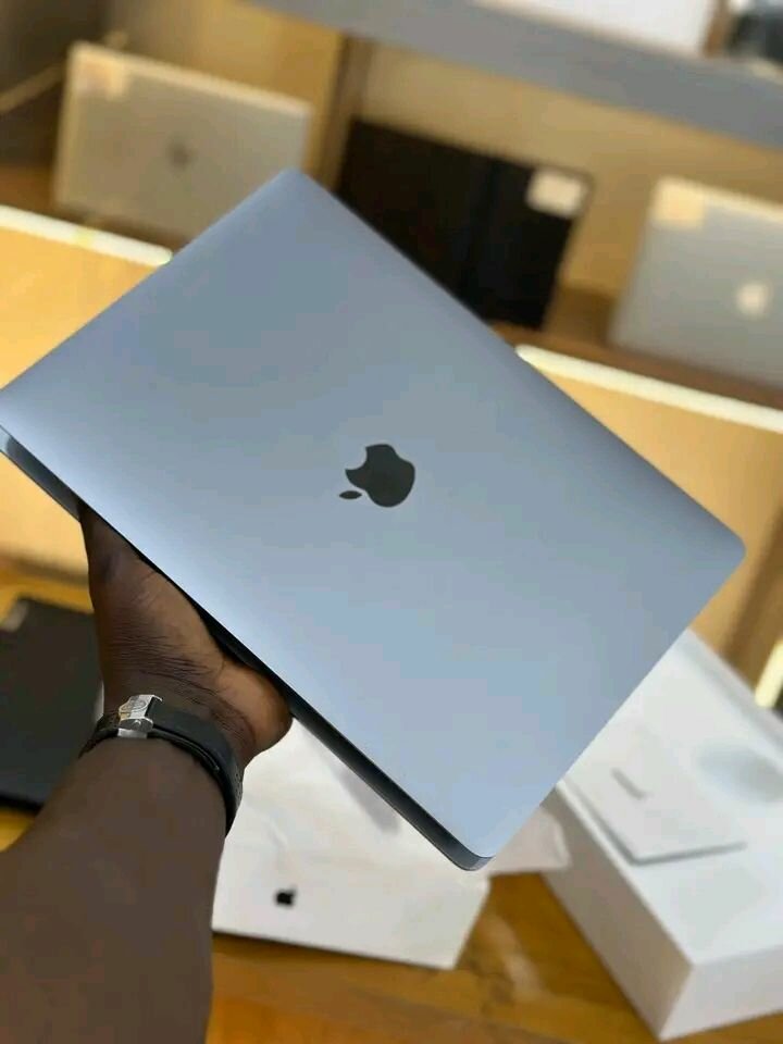 MacBook Pro 13" Retina