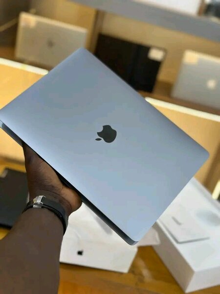 MacBook Pro 13" Retina