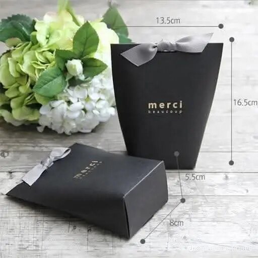 Boîtes cadeaux  noires lot 25