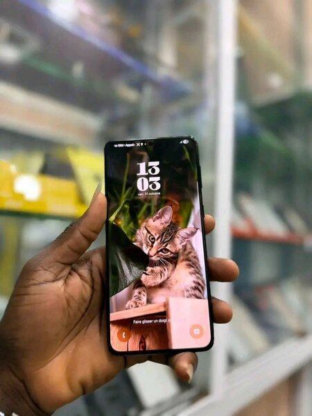 Smartphone Android Ultra Lumineux