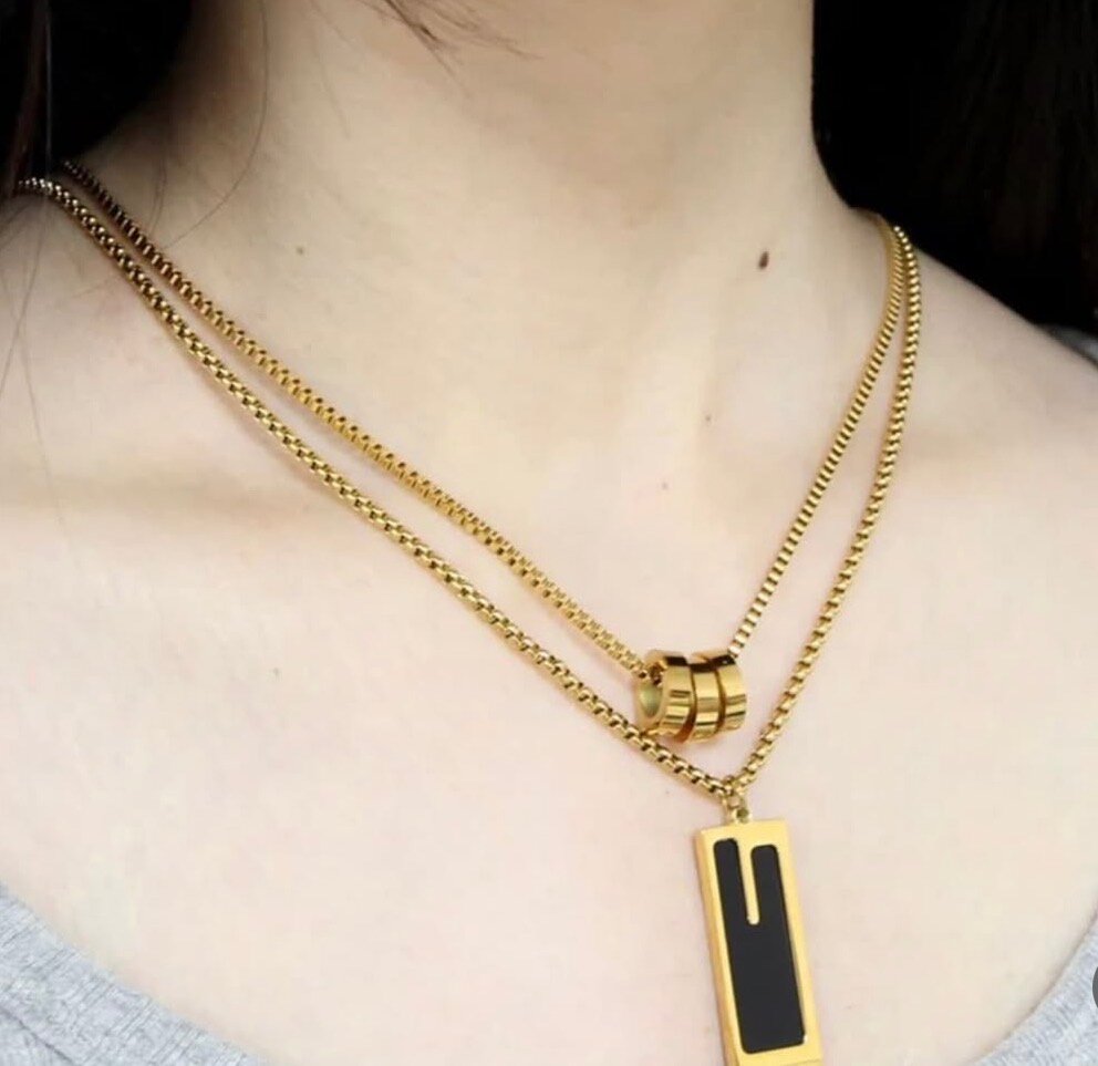 Collier pendentif moderne