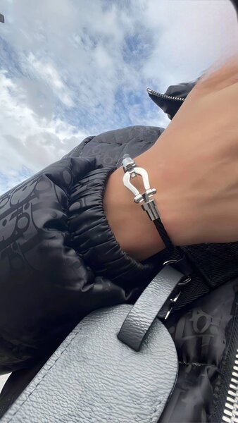 Bracelet en cuir élégant