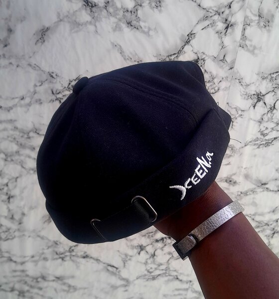 Casquette noire élégante