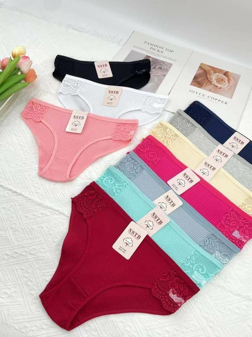 Ensemble de culottes en dentelle