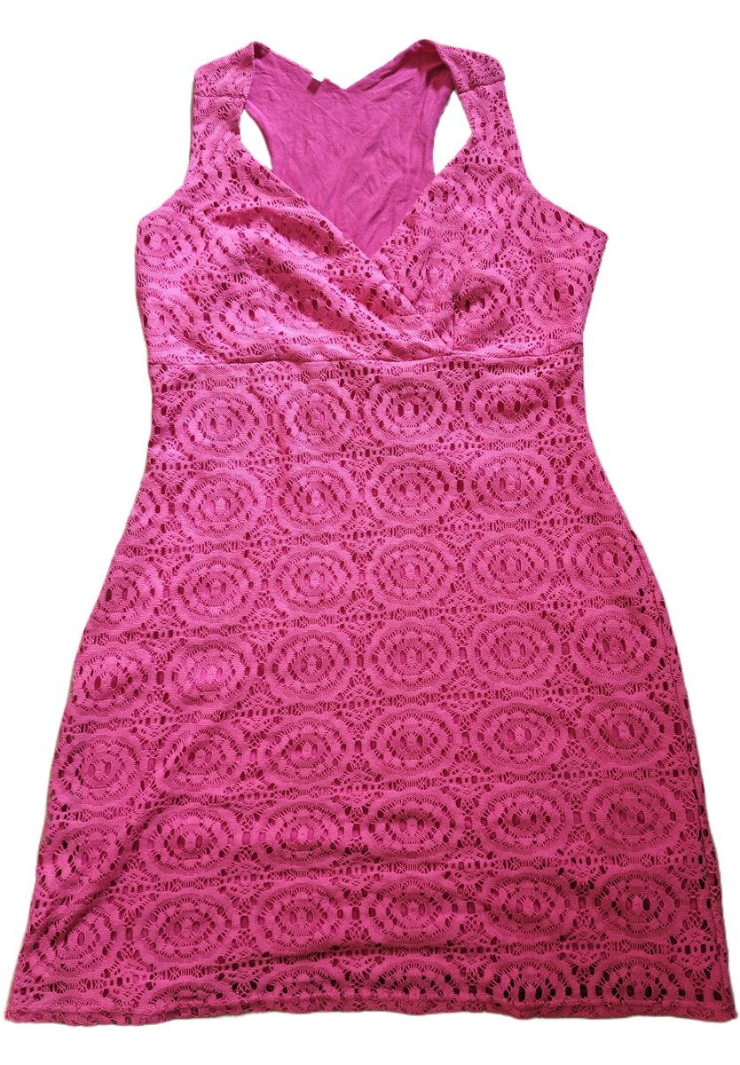 Robe en dentelle rose élégante