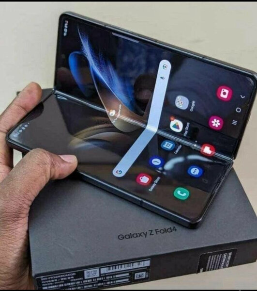 Samsung Galaxy Z Fold4 Smartphone