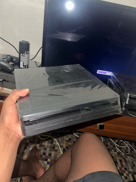 Ps4 slim 1 téra