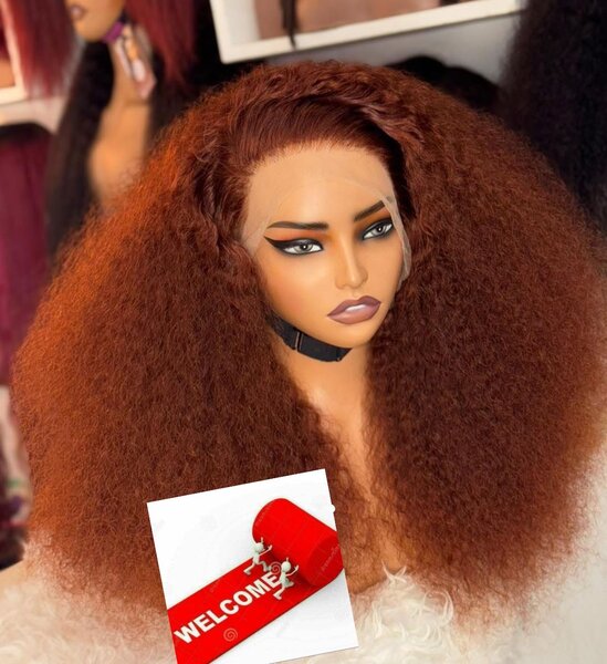 Perruque Bouclée Volumineuse