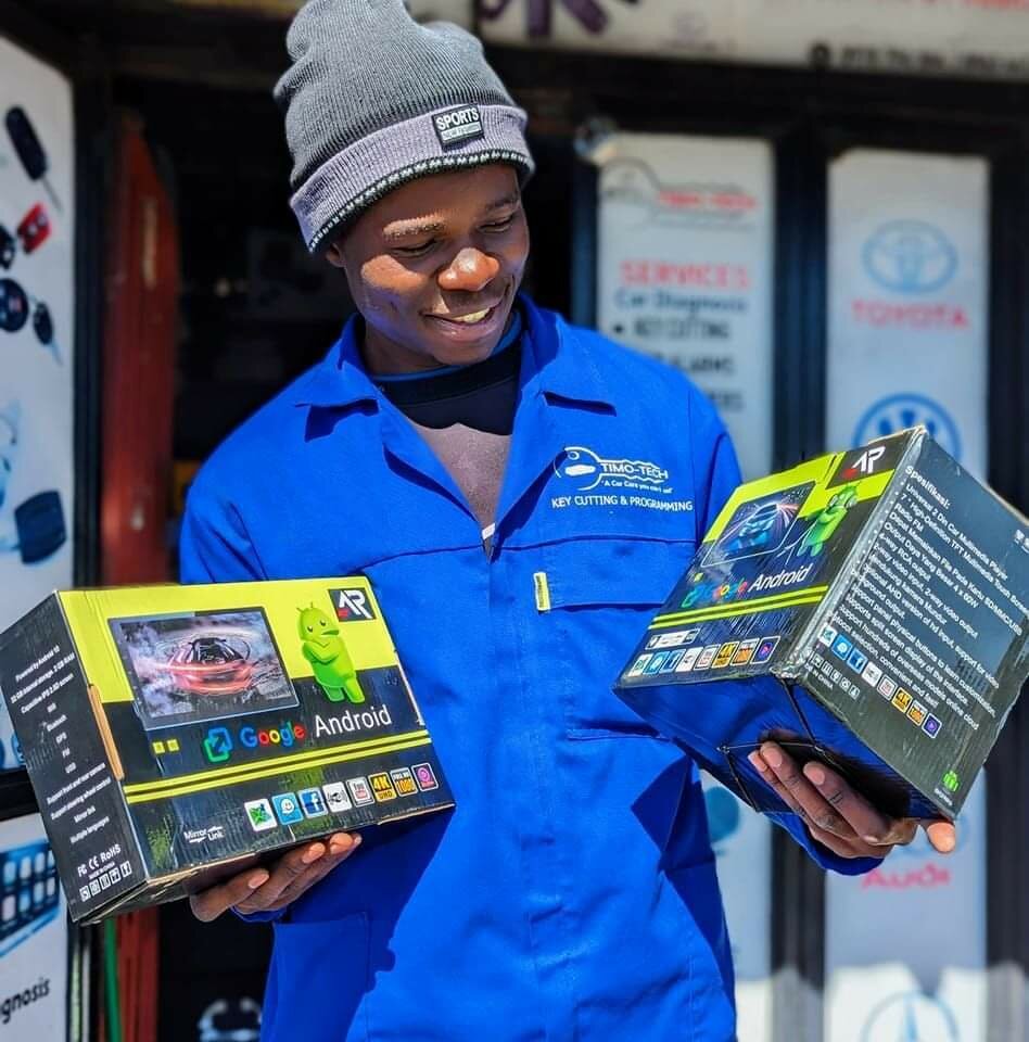 CAR SOUNDS AND SECURITY SYSTEMS