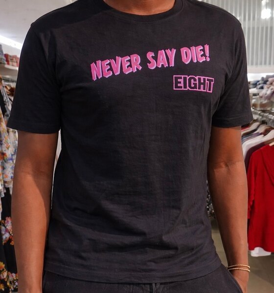 T-shirt noir "Never Say Die"