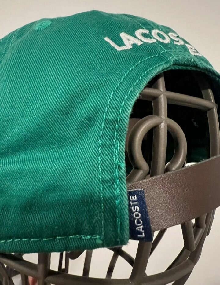 Casquette verte Lacoste élégante