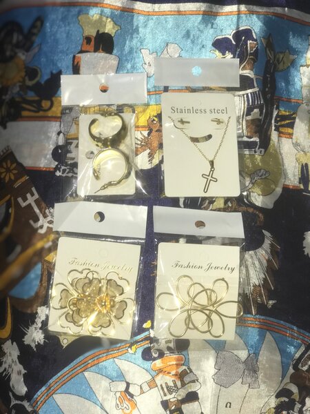 Boucles d'oreilles florales dorées