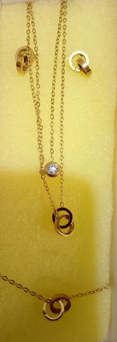 Ensemble bijoux doré élégant