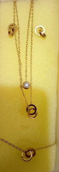 Ensemble bijoux doré élégant