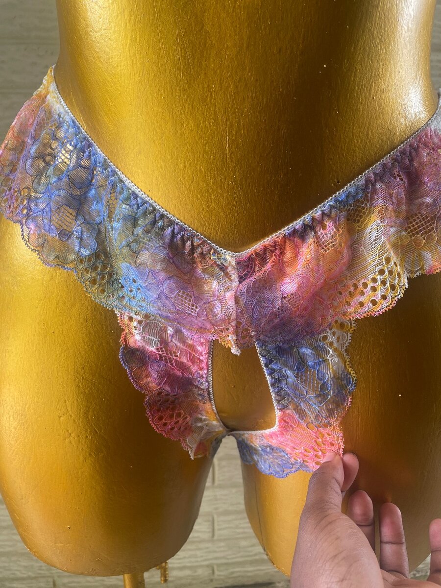 Ensemble lingerie dentelle multicolore