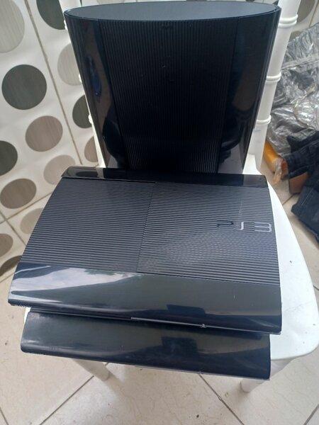 Ps3 ultra slim  craque 25 jeux