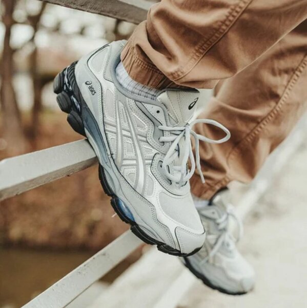 Chaussures de course légères homme