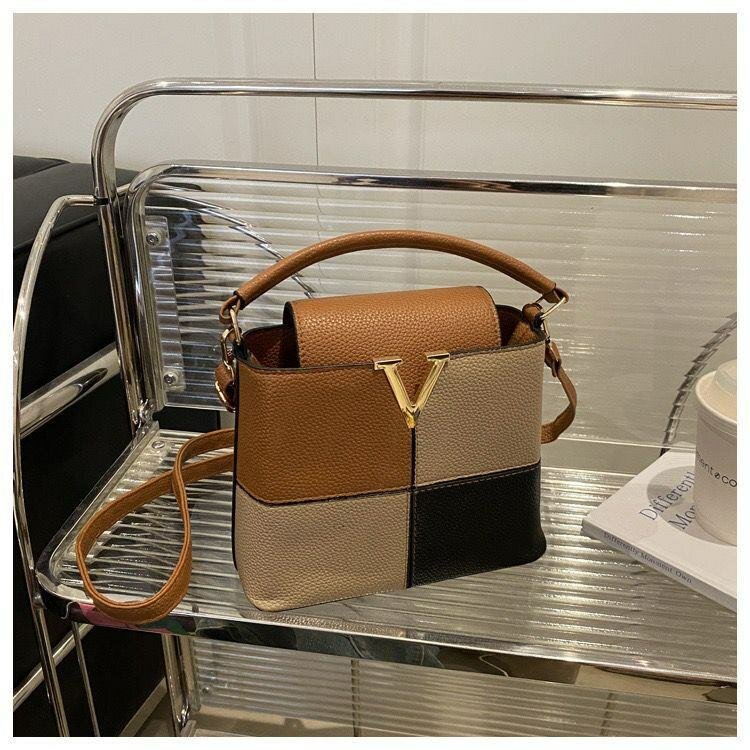 Sac à main multicolore élégant