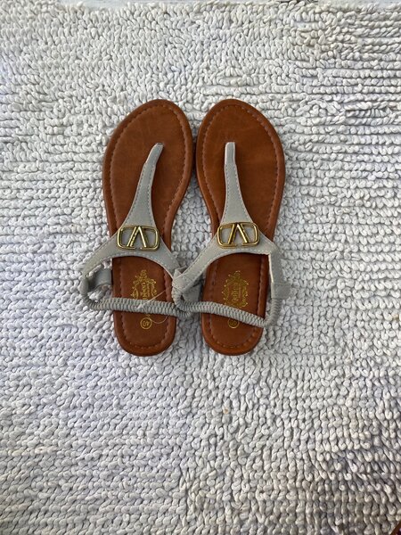 Sandales plates élégantes