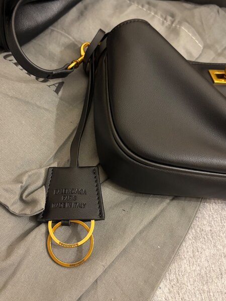Balenciaga стильная женская сумка