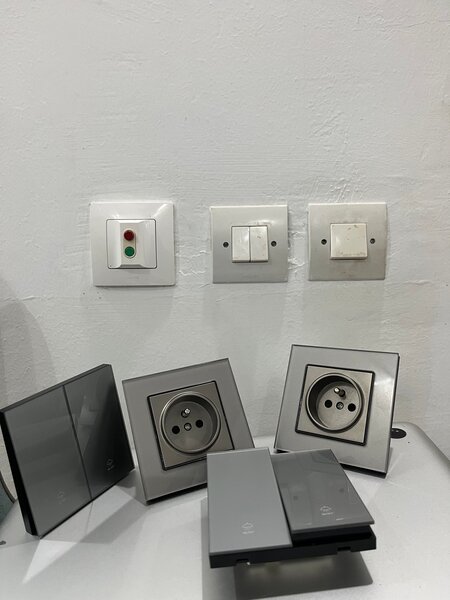 Prise murale haut standing