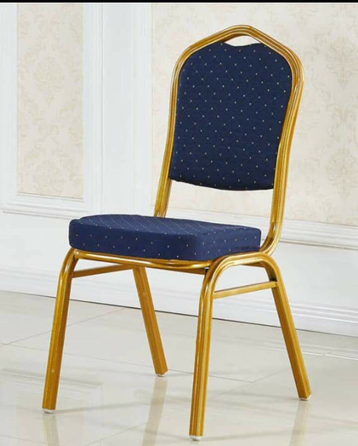 Chaise Empilable Élégante