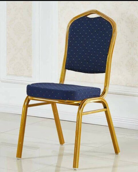 Chaise Empilable Élégante