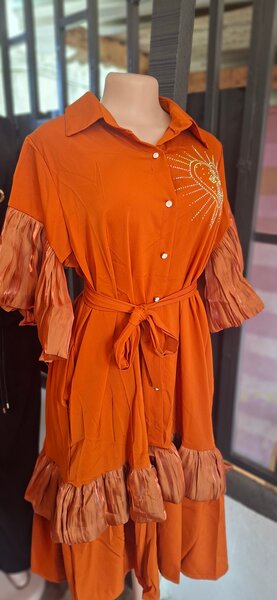 Robe midi terracotta élégante