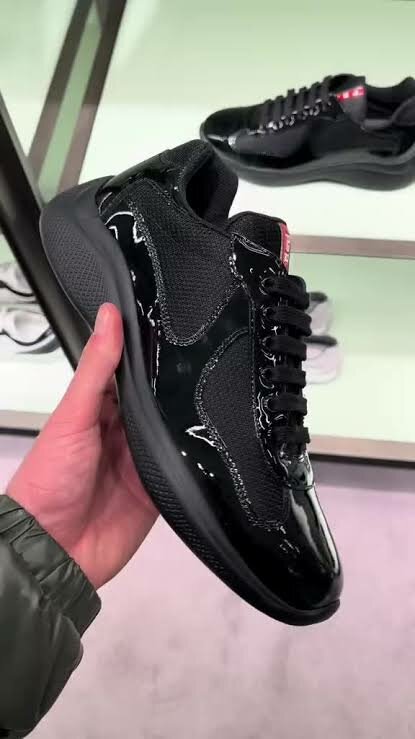 Baskets Prada élégantes