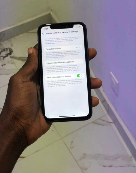 iPhone 11 Noir 64 Go