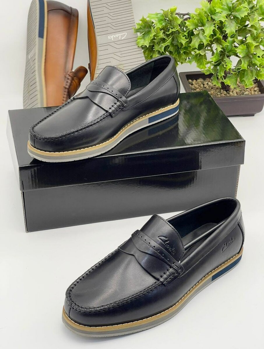 Clarks super solid leather loafers