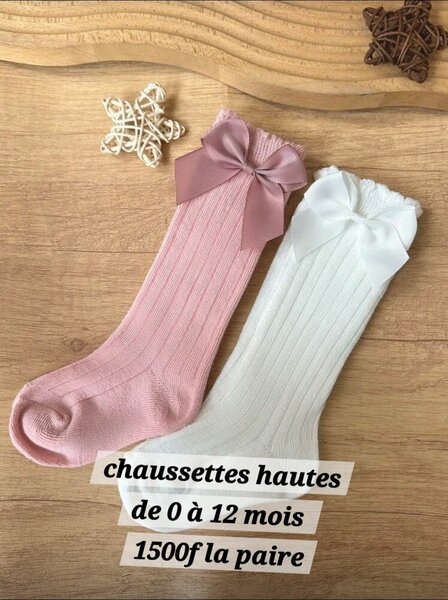 Chaussettes bébé avec nœud