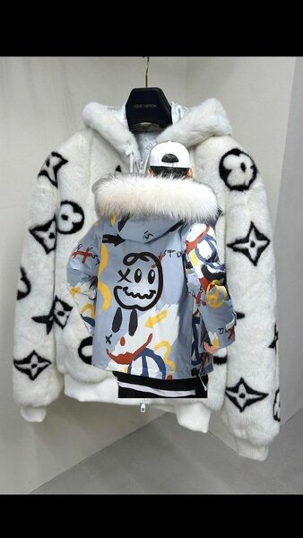 Veste à capuche en fourrure