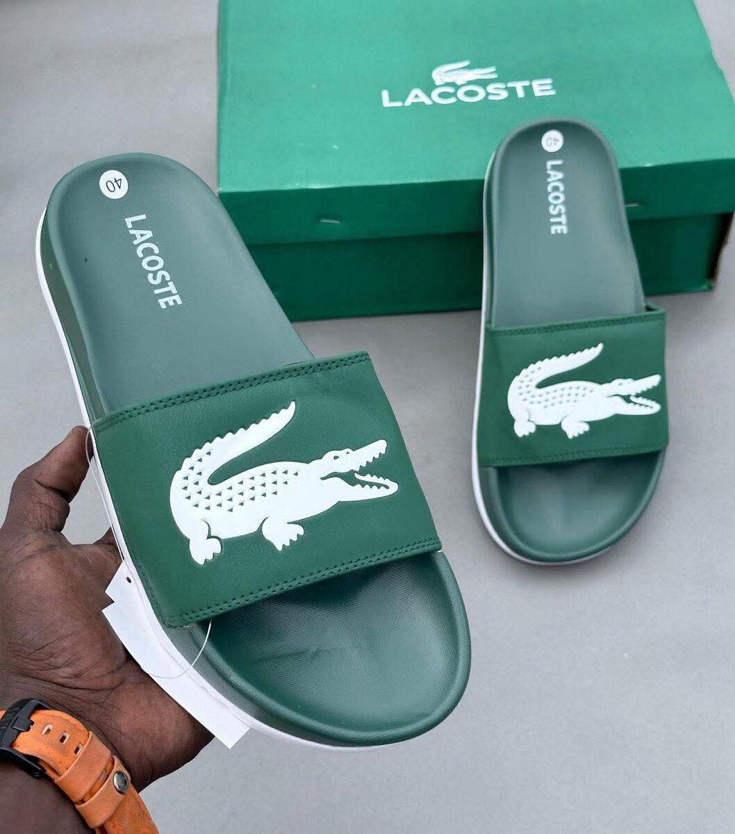 Claquettes Lacoste Vertes
