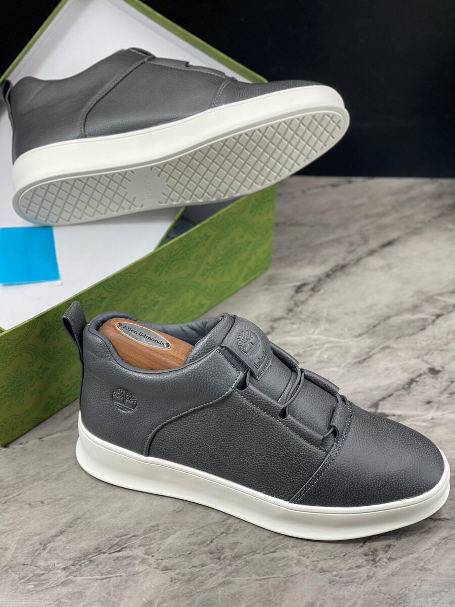 TIMBERLAND ASH AND WHITE