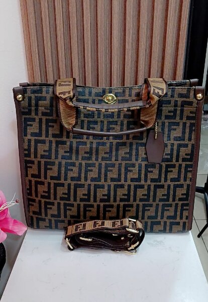 Sac à main luxueux Fendi