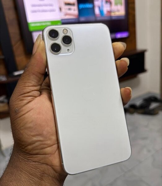 iPhone 11 Pro Max 128gig battery health 97