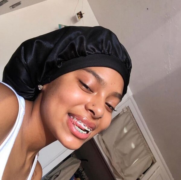 Bonnets en satin pour cheveux