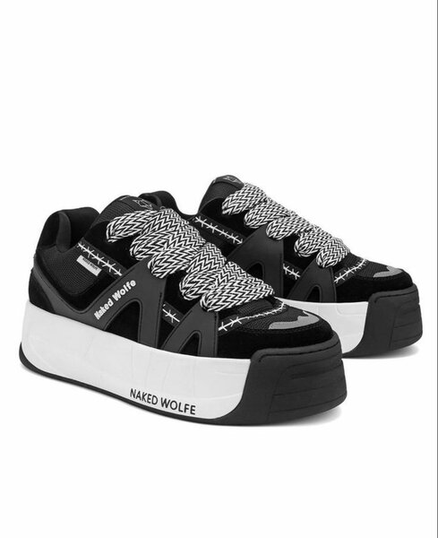 Baskets Chunky Naked Wolfe