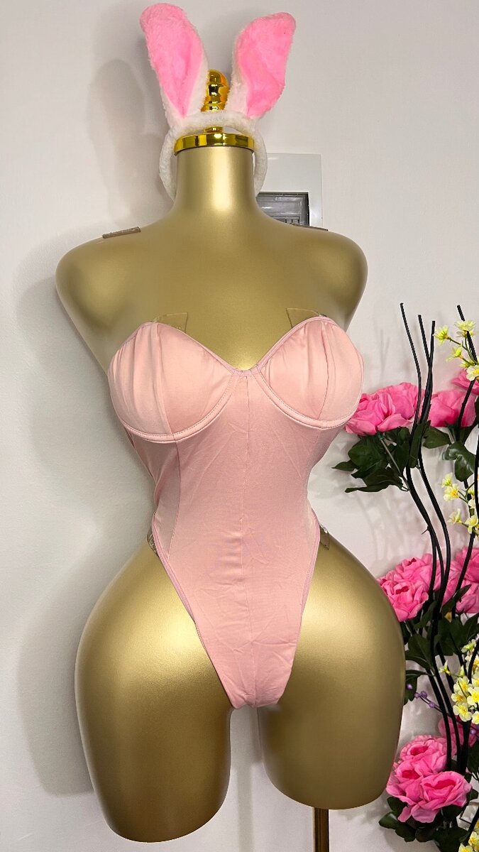 Body en dentelle rose sexy