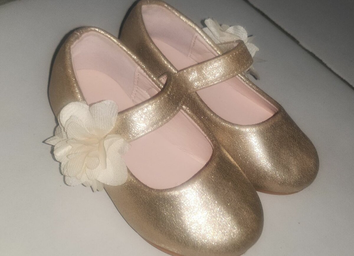 Chaussures dorées bébé
