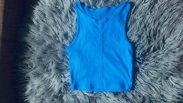 Haut court sans manches