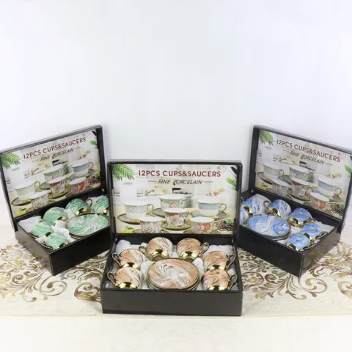 Service à thé en porcelaine 12 pièces