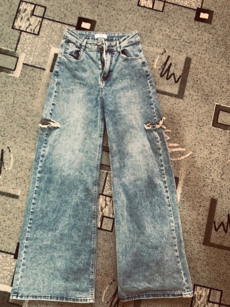 продаю новые джинсы трубы