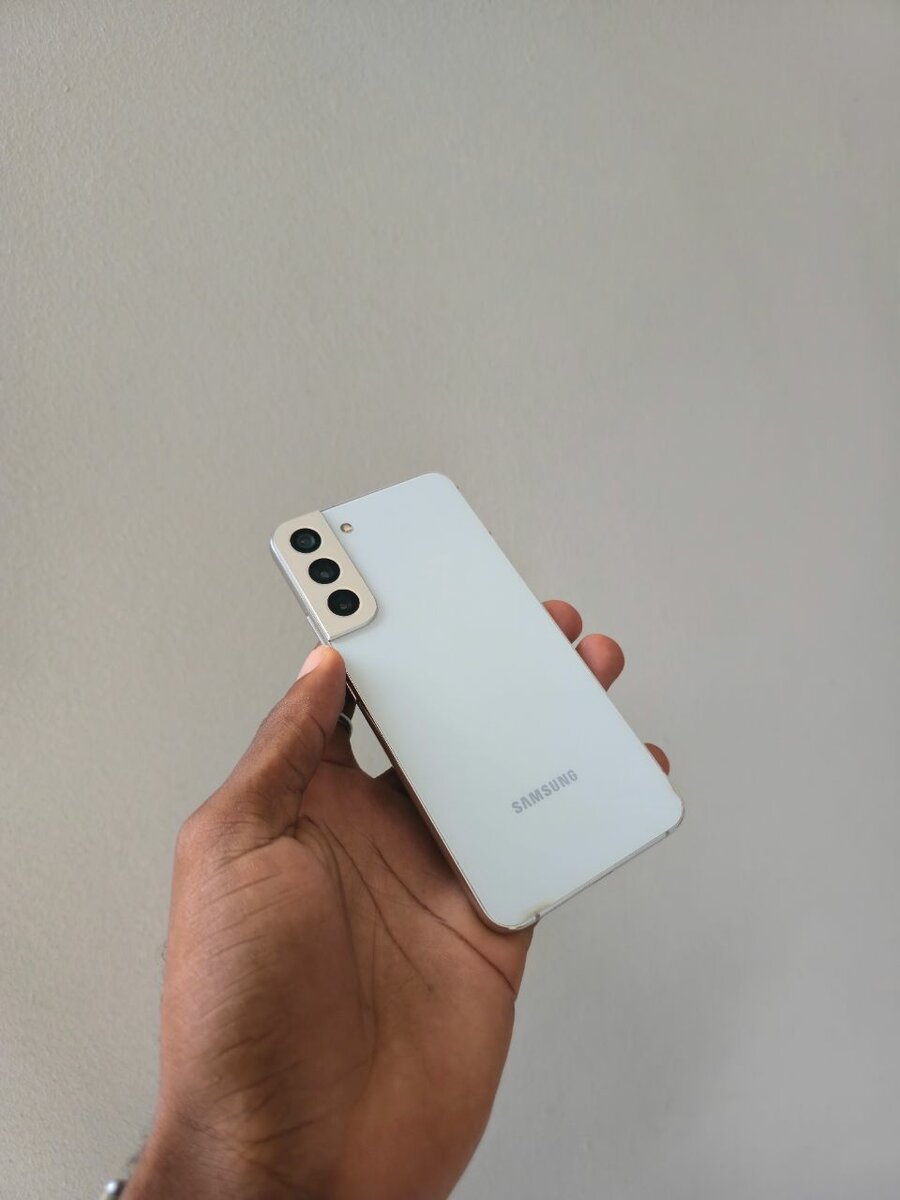 Samsung Galaxy S22 PLUS