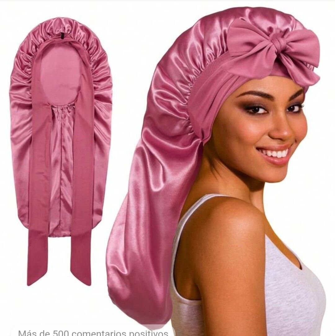 Bonnet en satin rose