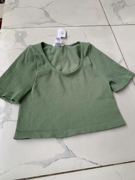 Top court vert côtelé