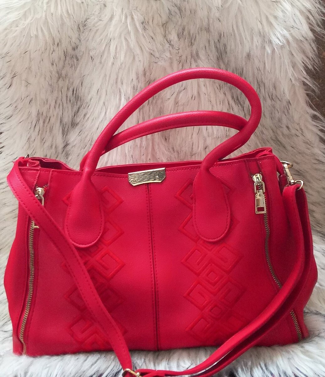 Sac à main rouge élégant