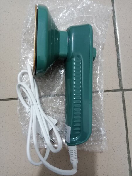 Fer à repasser compact portable